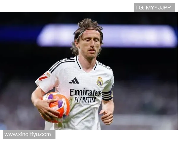 退场的足球明星们那些曾经辉煌的名字与他们的传奇故事