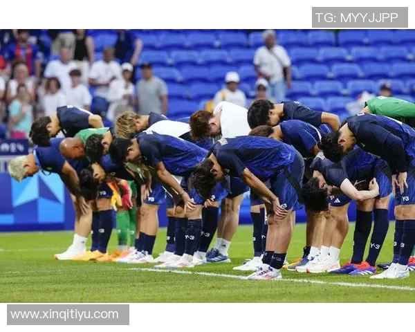 日本球迷热爱足球明星背后的故事与文化影响解析